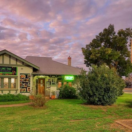 Forest Lodge Motor Inn & Restaurant Dubbo Exterior photo