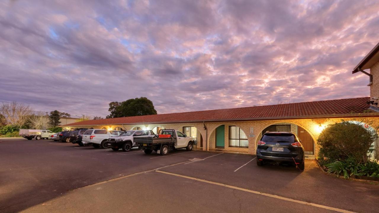 Forest Lodge Motor Inn & Restaurant Dubbo Exterior photo